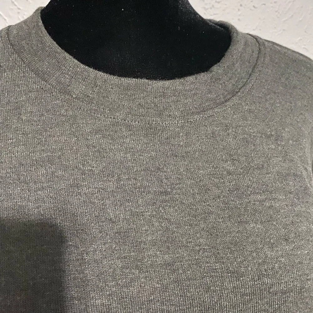 Lightweight basic sweater - Picture 3 of 4
